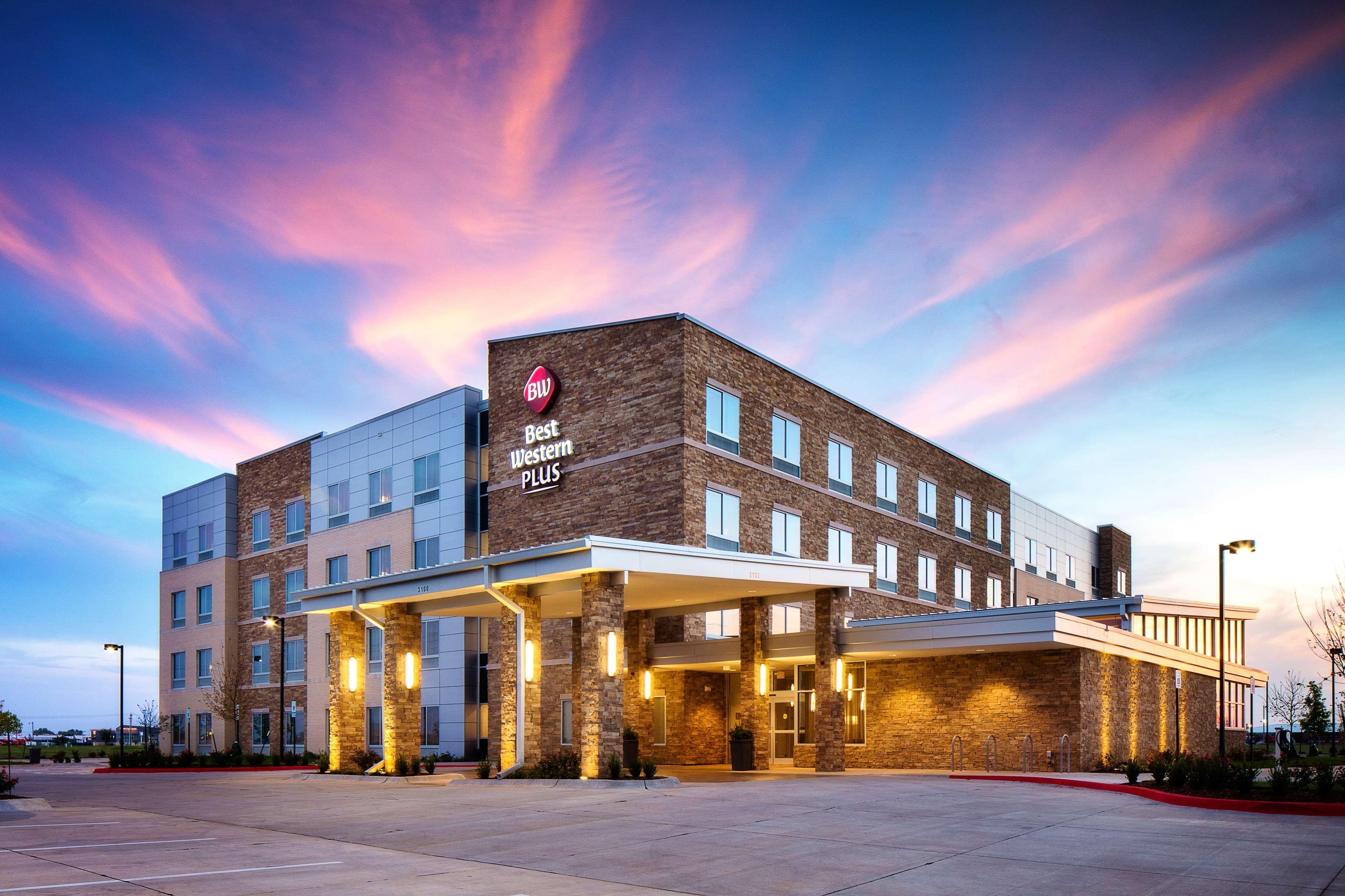 Americinn By Wyndham Woodstock Il Exterior photo