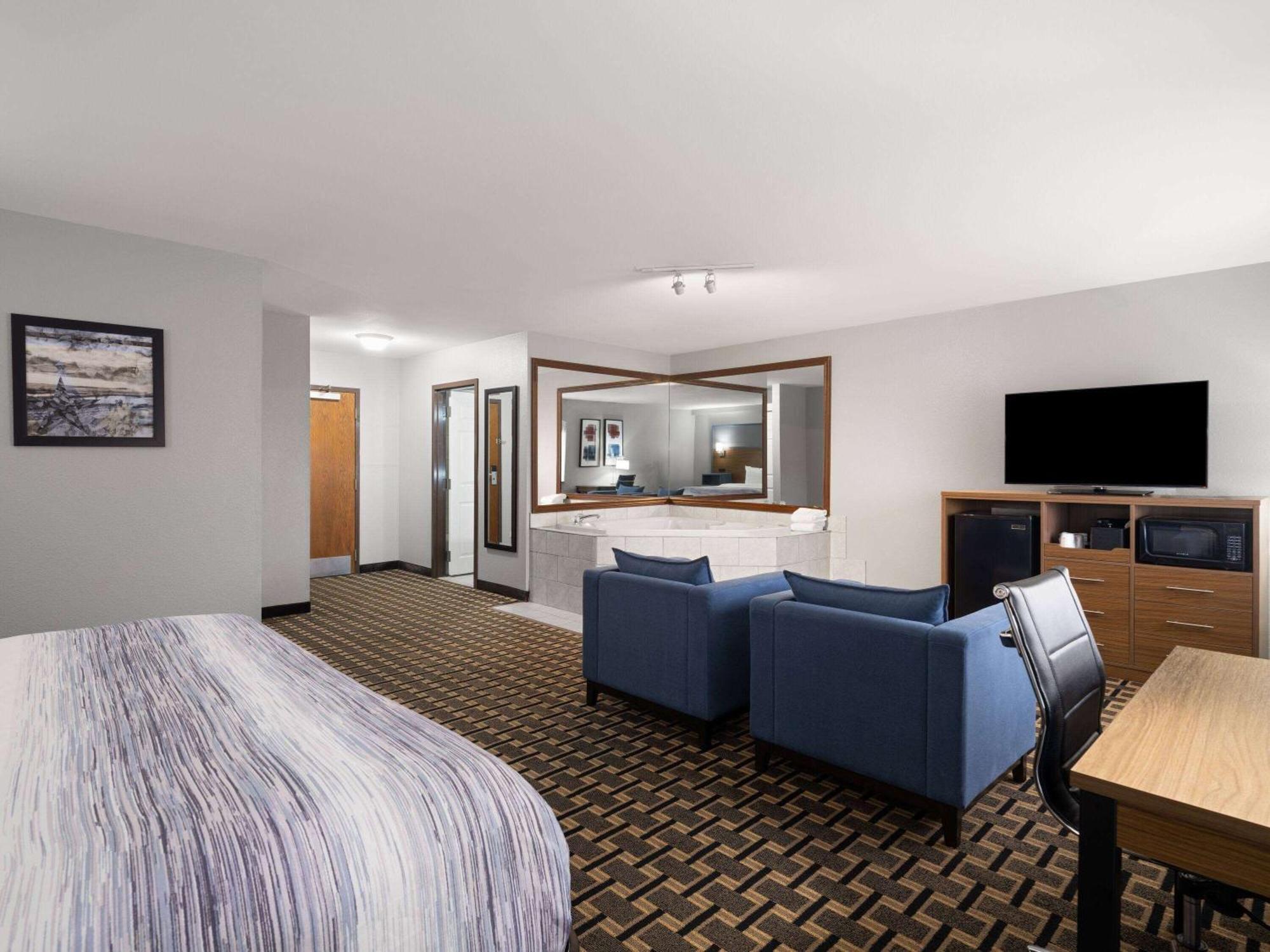 Americinn By Wyndham Woodstock Il Exterior photo